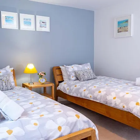 Apartment Bay